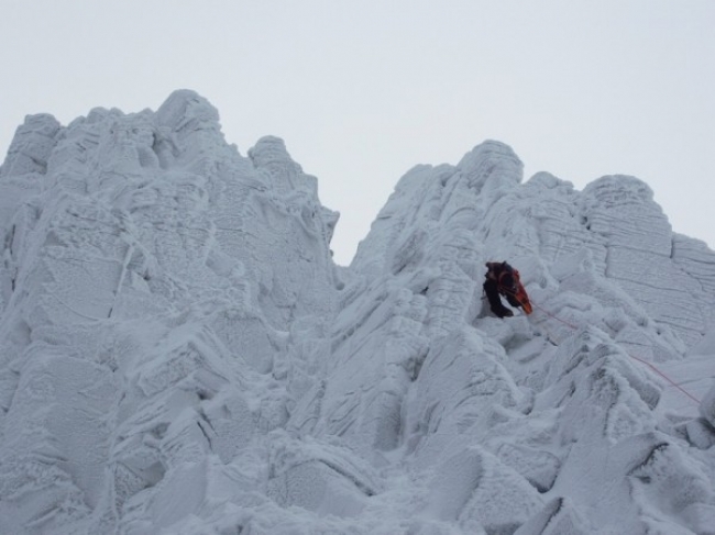 2012年1月に行ったイギリスのクライミング風景。岩が真っ白、アルパインクライミングには最高の環境。